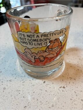 vintage 1978 Garfield and Odie glass mug